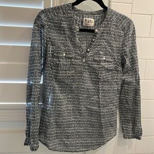 Navy and white delicate pattern Anthropologie blouse